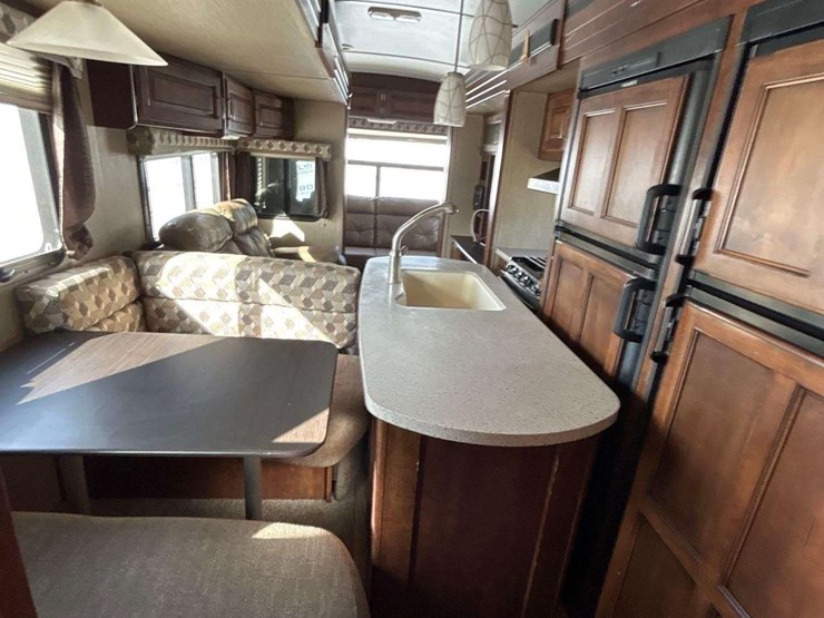 2018-keystone-outback-super-lite-330rl-t/a-travel-trailer-image-6