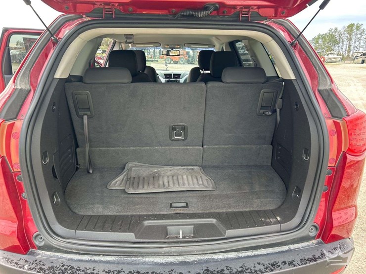 2012-chevrolet-traverse-image-24