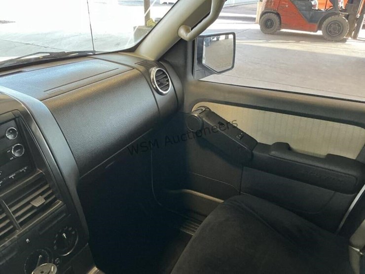 ford-explorer-image-19