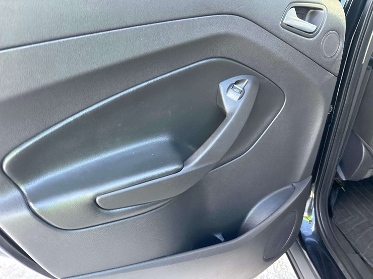 2014-ford-escape-titanium-image-23