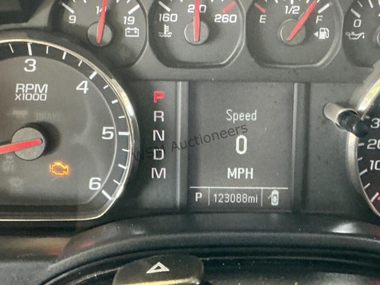 2015-chevrolet-silverado-1500-image-16