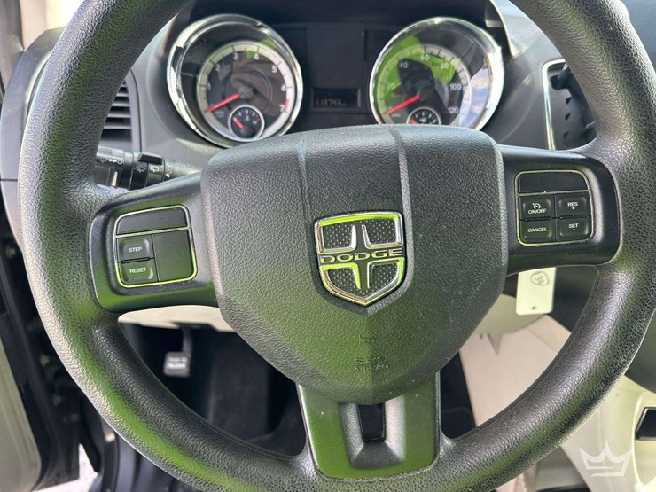 2016-dodge-grand-caravan-image-13