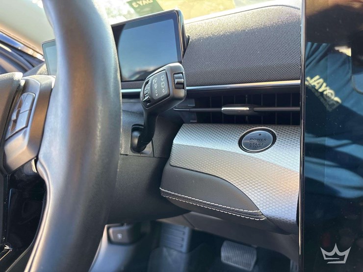 2021-ford-mustang-mach-e-image-15