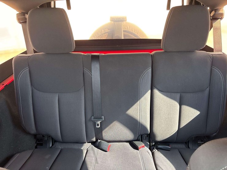 2013-jeep-wrangler-image-21