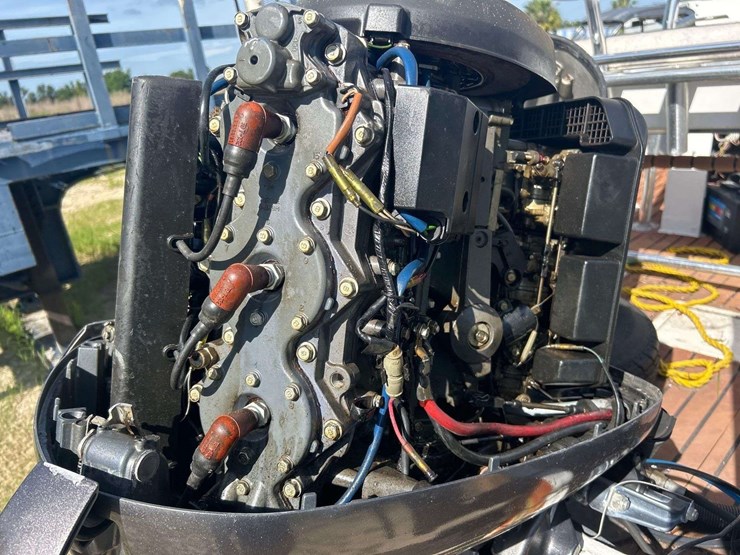 1990-21ft-center-console-fishing-boat-with-t/a-boat-trailer-image-22