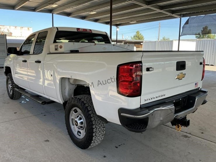 2015-chevrolet-silverado-2500hd-image-5