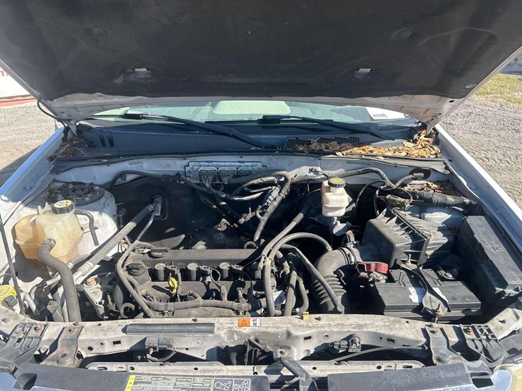 2011-ford-escape-image-5