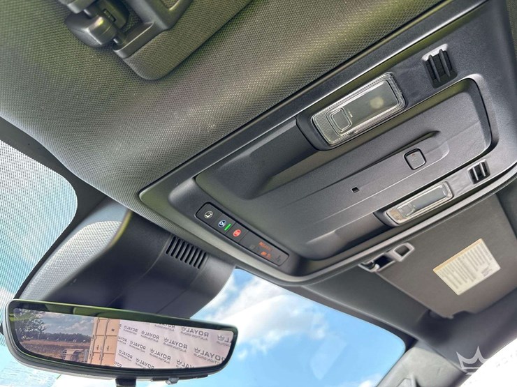 2023-chevrolet-tahoe-image-18