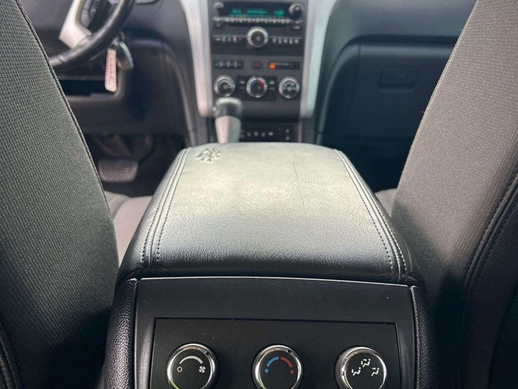 2012-chevrolet-traverse-image-23