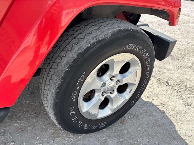 2013-jeep-wrangler-image-25