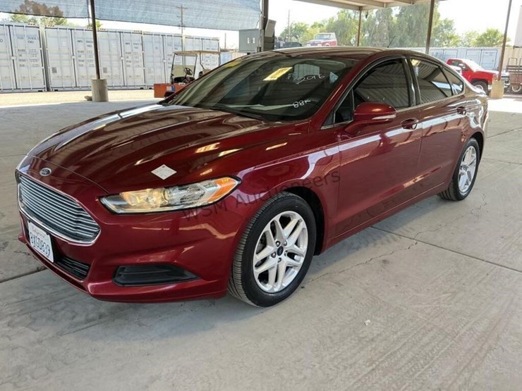 2016-ford-fusion-se-sdn-image-4