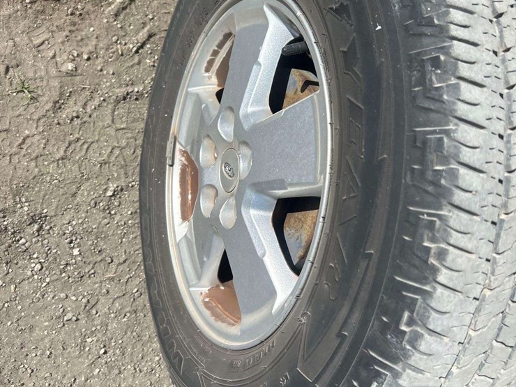 2011-ford-escape-image-25