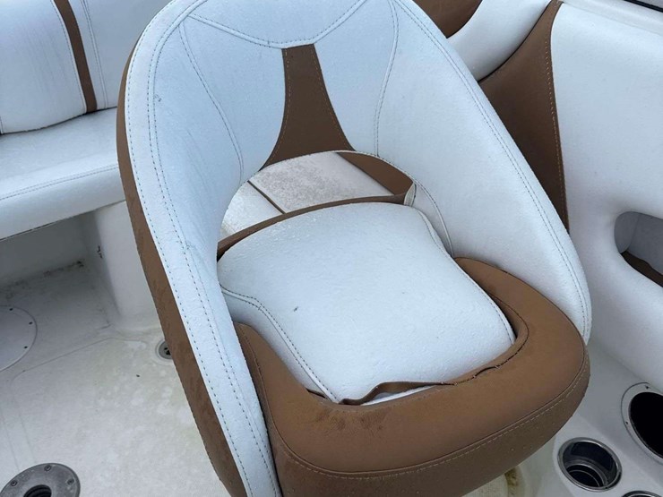 2009-mariah-sc23-23ft.-cabin-cruiser-with-t/a-boat-trailer-image-15