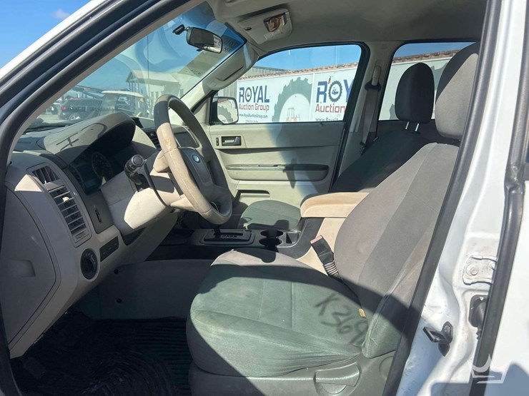 2011-ford-escape-image-10
