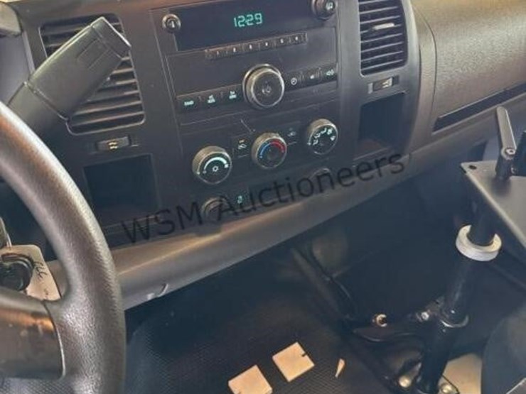 2012-chevrolet-silverado-1500-image-24