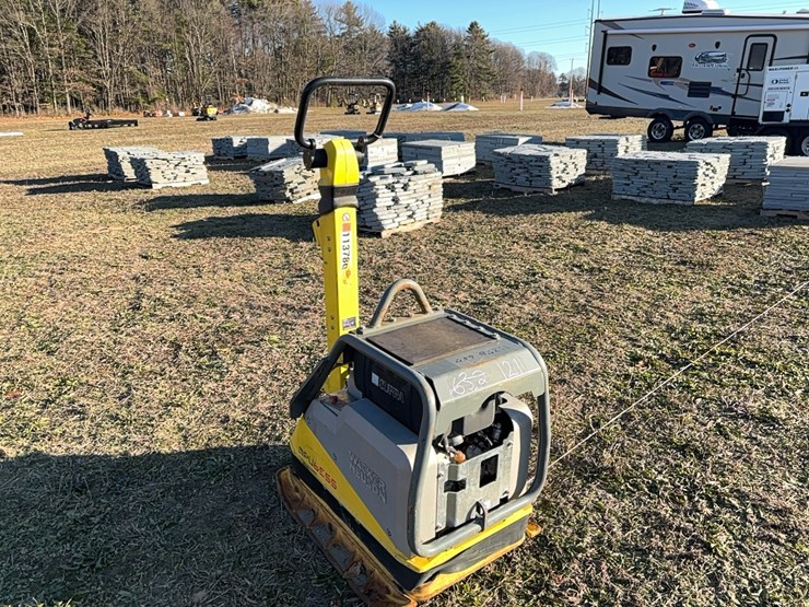 2022-wacker-dpu6555he-reversible-plate-compactor-support-equipment-sn:11512135-image-1