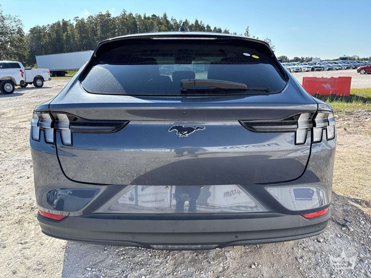 2021-ford-mustang-mach-e-image-30