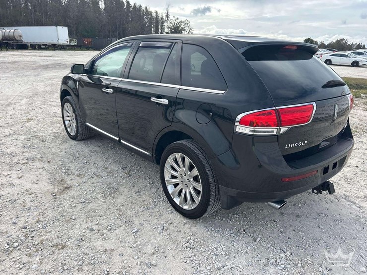 2014-lincoln-mkx-image-4