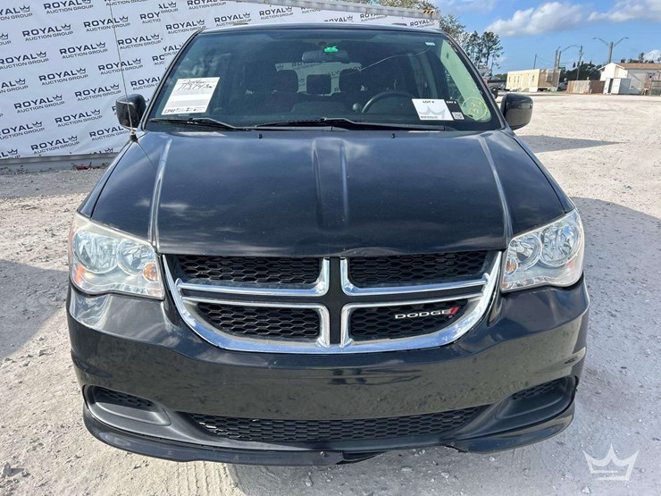 2016-dodge-grand-caravan-image-24