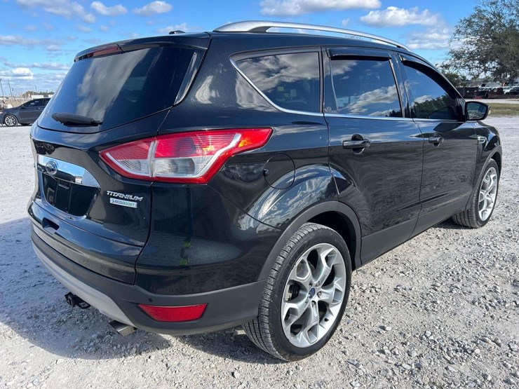 2014-ford-escape-titanium-image-3
