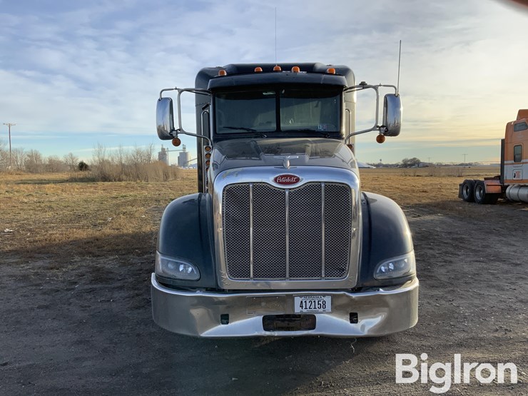 2011-peterbilt-386-image-2