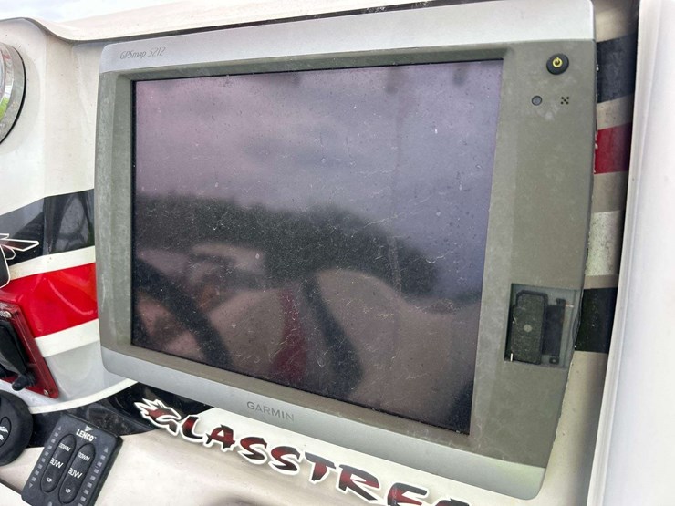 2014-glasstream-360-scx-twin-400r-mercury's-with-triple-axle-aluminum-trailer-image-16