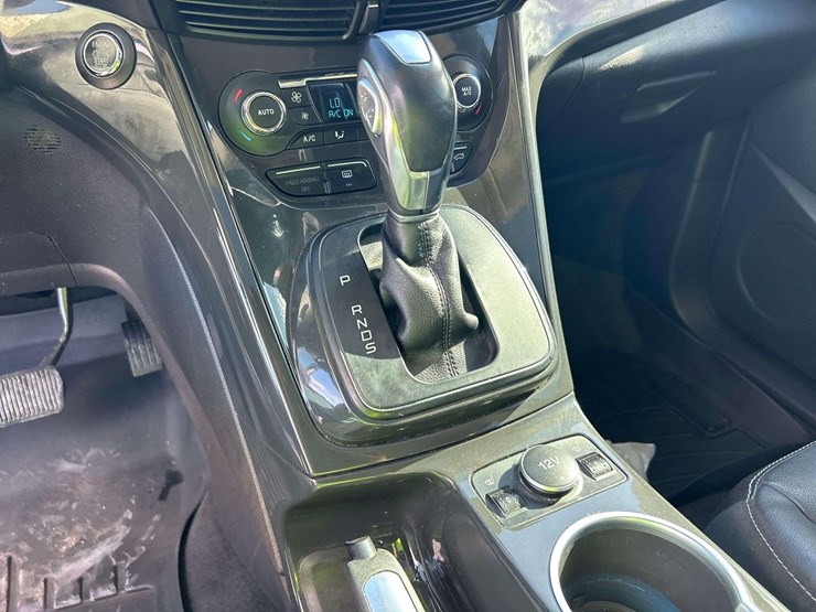 2014-ford-escape-titanium-image-19