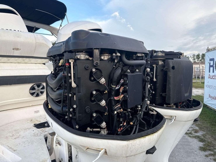 2018-regal-29obx-29ft-yacht-with-34ft-trailer-image-13