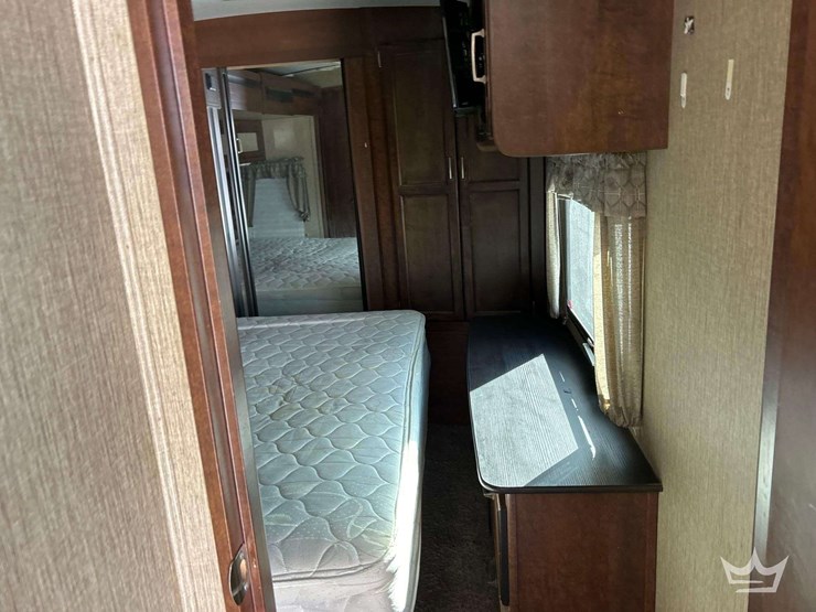 2018-keystone-outback-super-lite-330rl-t/a-travel-trailer-image-9
