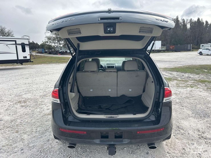 2014-lincoln-mkx-image-22