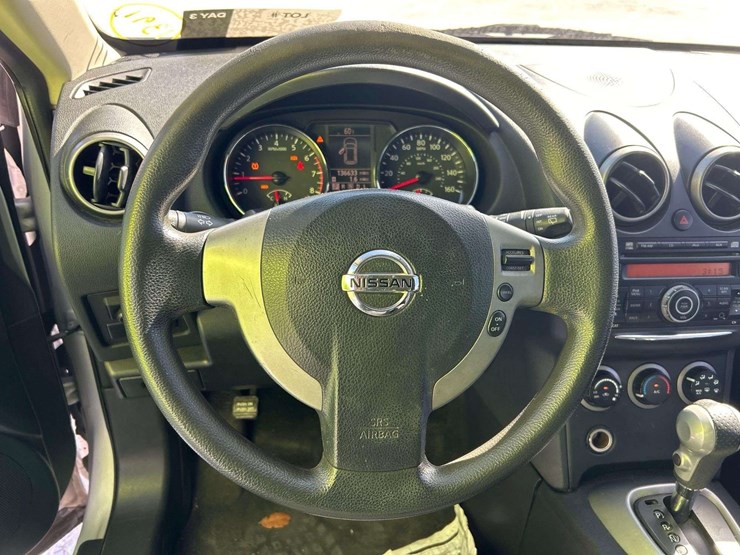 2013-nissan-rouge-suv-image-13