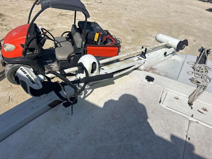 1990-21ft-center-console-fishing-boat-with-t/a-boat-trailer-image-11