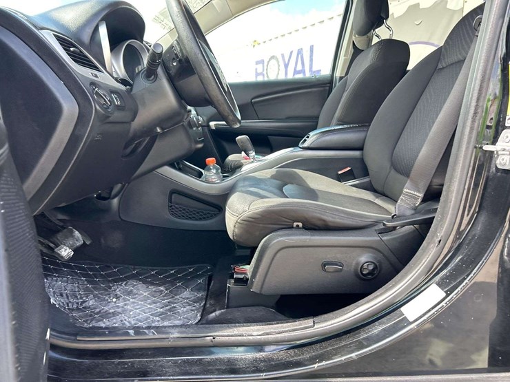 2015-dodge-journey-image-12