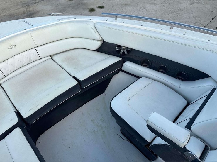 2018-regal-29obx-29ft-yacht-with-34ft-trailer-image-40