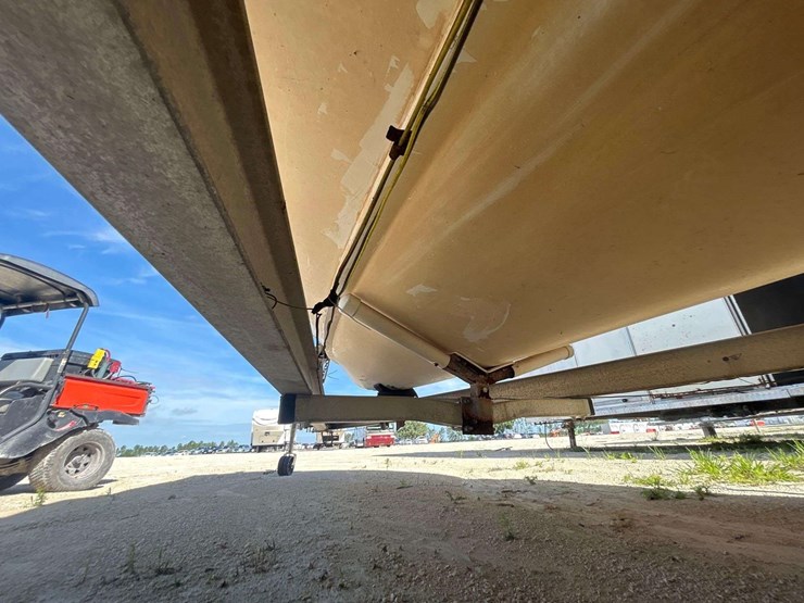 1990-21ft-center-console-fishing-boat-with-t/a-boat-trailer-image-29