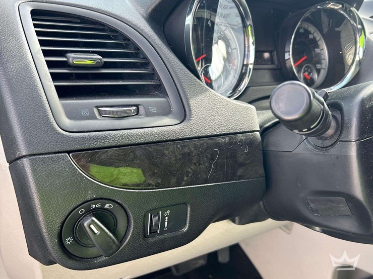 2016-dodge-grand-caravan-image-15