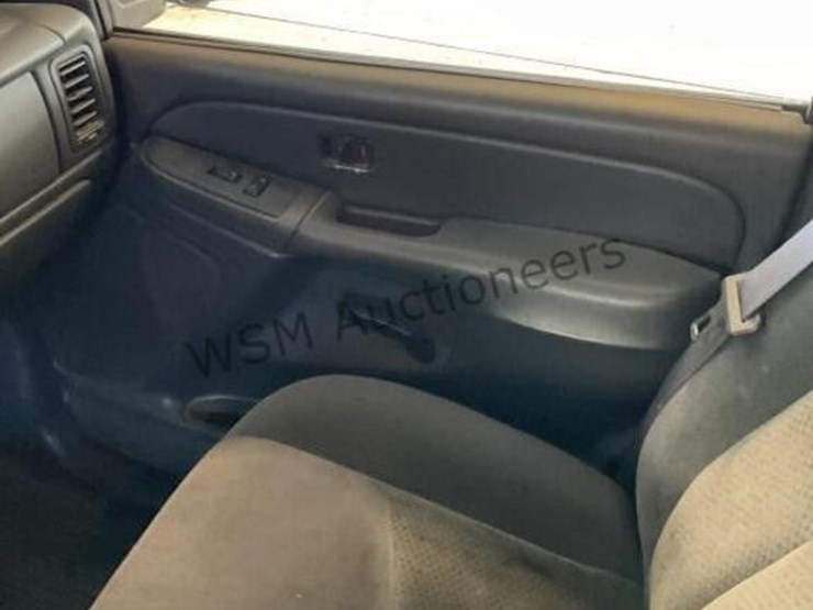 2004-chevrolet-silverado-1500-image-22