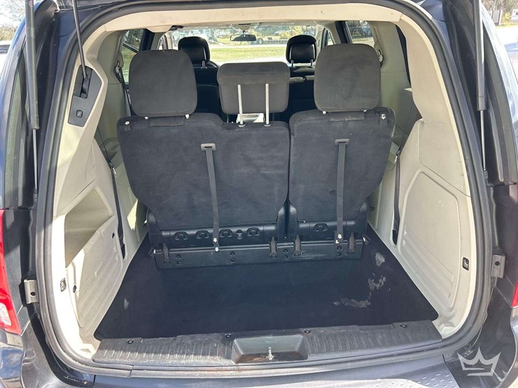 2016-dodge-grand-caravan-image-23