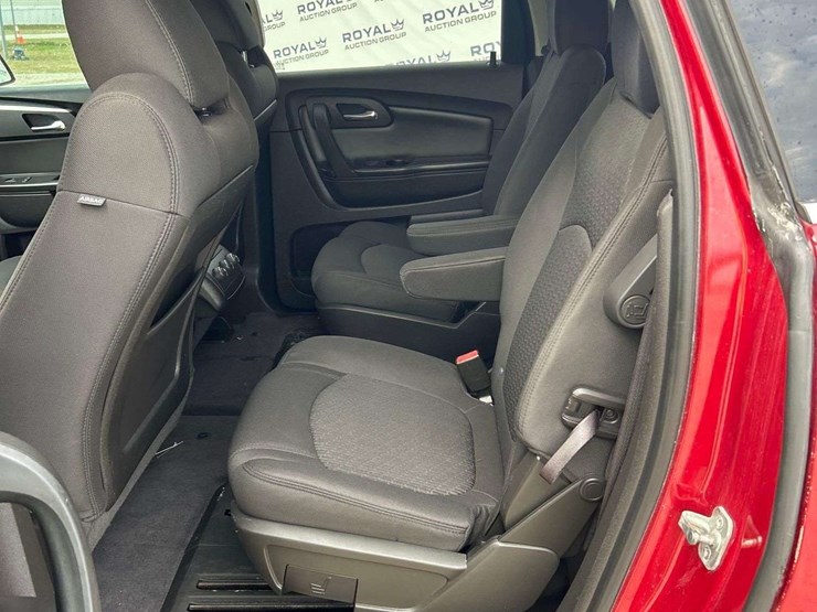 2012-chevrolet-traverse-image-22