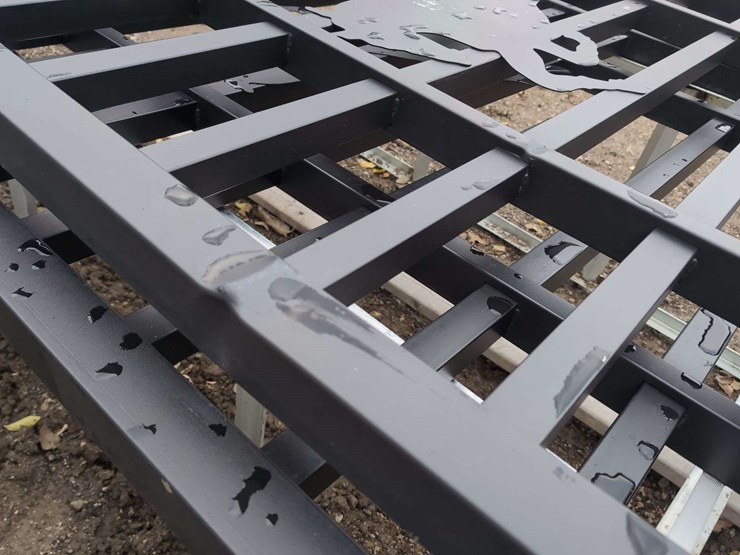 (1)-set-of-farm-gates---horse-motif---k2007n---**dent-and-scratched-image-5