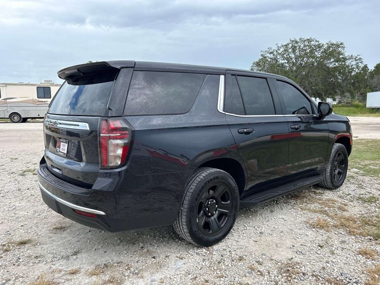 2023-chevrolet-tahoe-image-3