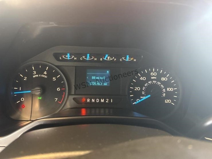 2017-ford-f150-image-16