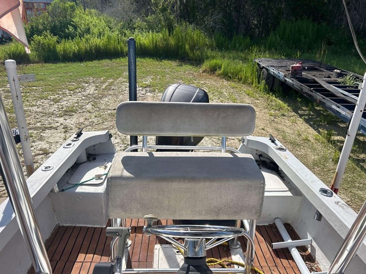 1990-21ft-center-console-fishing-boat-with-t/a-boat-trailer-image-8