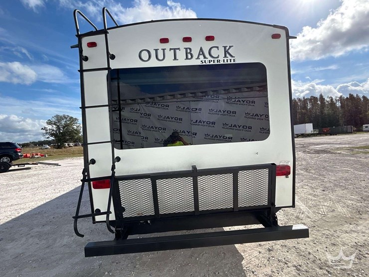 2018-keystone-outback-super-lite-330rl-t/a-travel-trailer-image-14