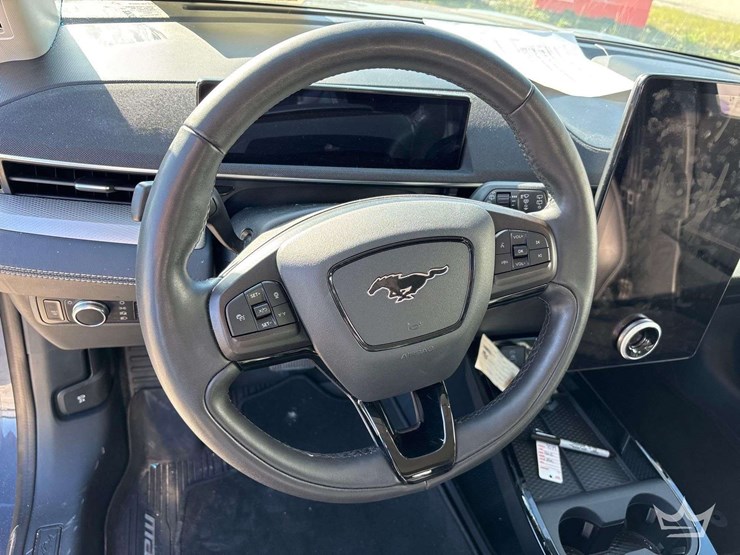 2021-ford-mustang-mach-e-image-13