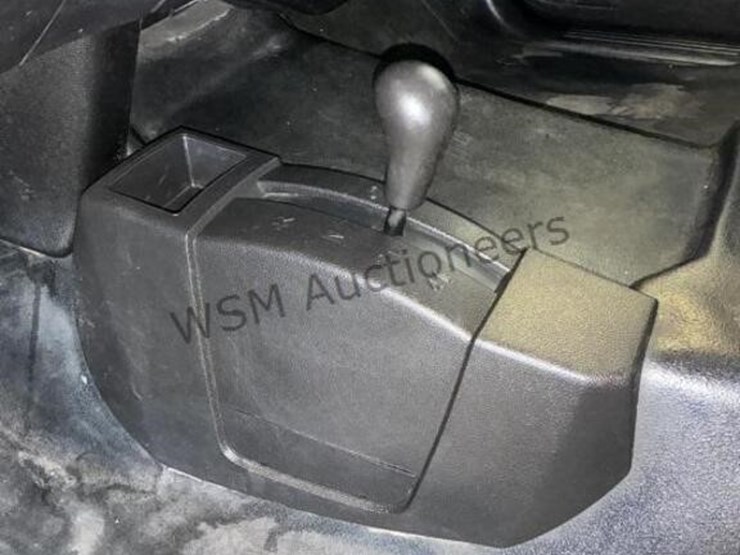 2015-chevrolet-silverado-1500-image-18