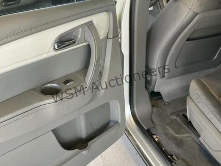 chevrolet-traverse-ls-image-26