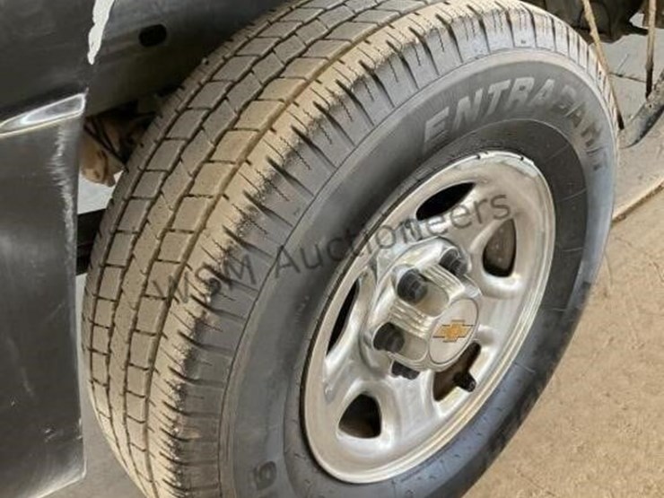 2004-chevrolet-silverado-1500-image-8