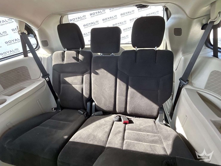 2016-dodge-grand-caravan-image-22