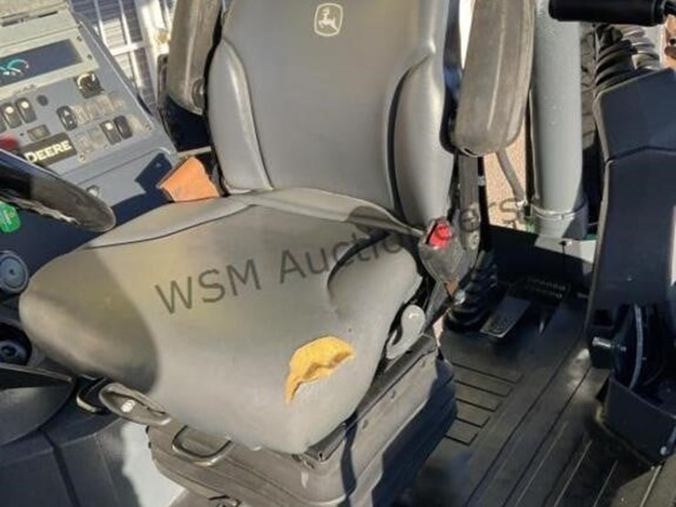 2018-deere-310l-ep-image-17